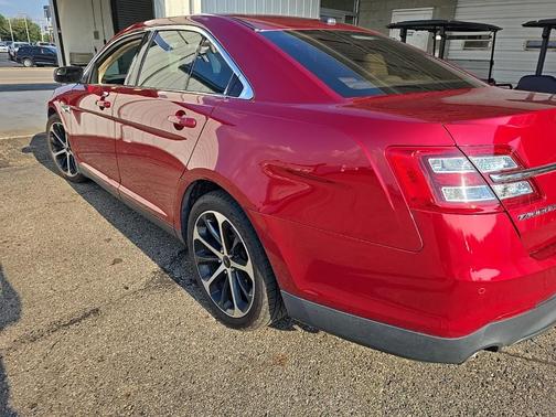 2015 Ford Taurus SEL