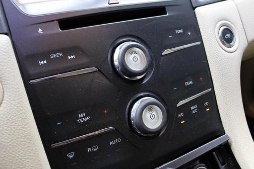 2015 Ford Taurus SEL