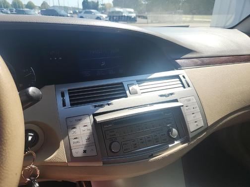 2010 Toyota Avalon XLS
