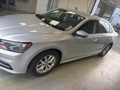 2016 Volkswagen Passat 1.8T S