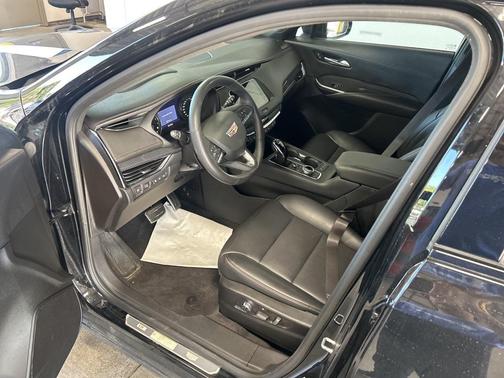 2023 Cadillac XT4 Sport