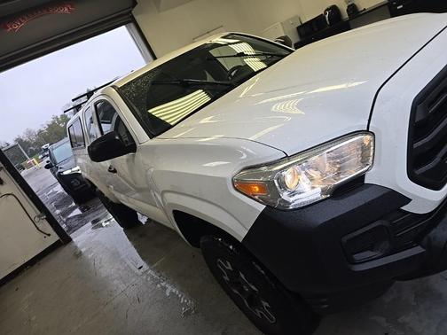 2017 Toyota Tacoma SR