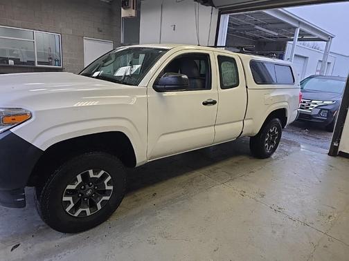 2017 Toyota Tacoma SR