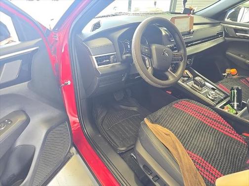 2022 Mitsubishi Outlander Black Edition 2WD