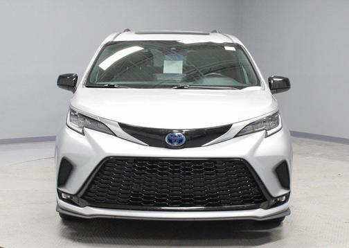 2021 Toyota Sienna XSE 7 Passenger