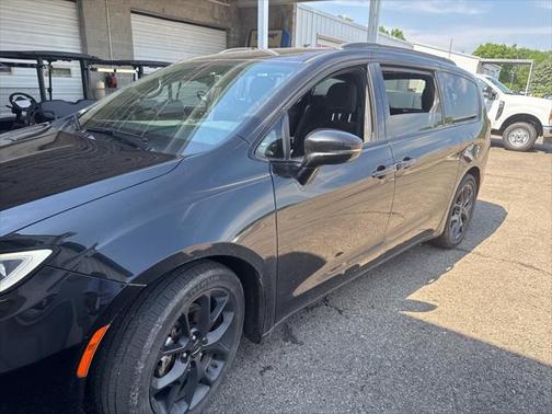 2021 Chrysler Pacifica Touring
