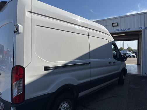 2022 Ford Transit-250 Base