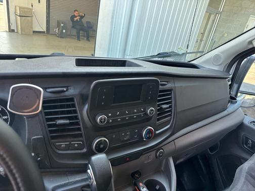 2022 Ford Transit-250 Base