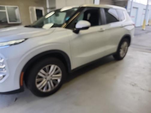 2023 Mitsubishi Outlander ES 2.5 2WD