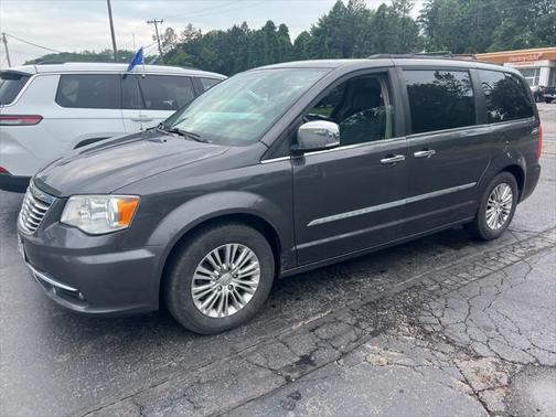 2015 Chrysler Town & Country Touring-L