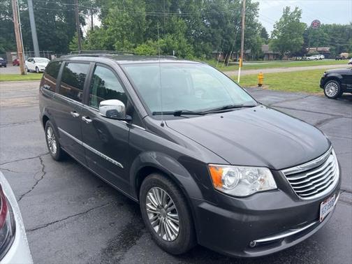 2015 Chrysler Town & Country Touring-L