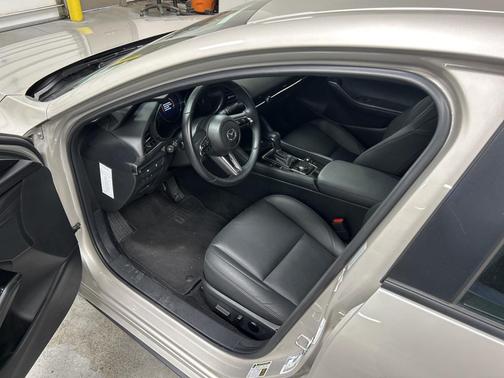 2025 Mazda Mazda3 FWD w/Preferred Package