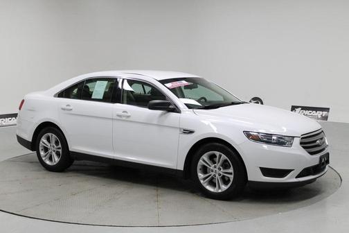 Photo 1 of 28 of 2018 Ford Taurus SE