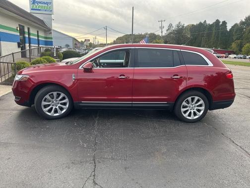 2018 Lincoln MKT Premier