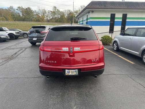 2018 Lincoln MKT Premier