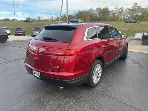 2018 Lincoln MKT Premier