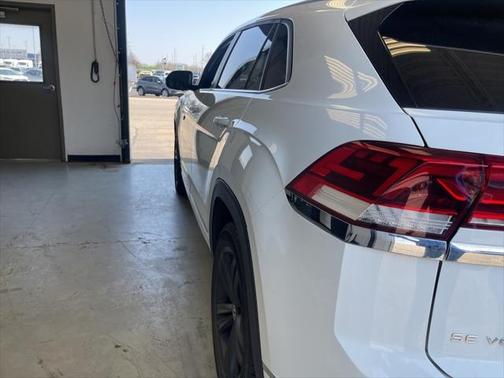 2021 Volkswagen Atlas Cross Sport 3.6L V6 SE w/Technology R-Line