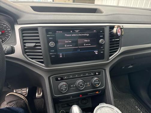 2021 Volkswagen Atlas 3.6L SE w/Technology