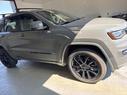 2022 Jeep Grand Cherokee Laredo