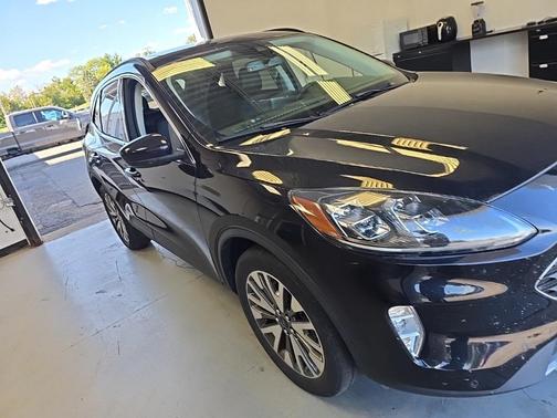2022 Ford Escape Titanium