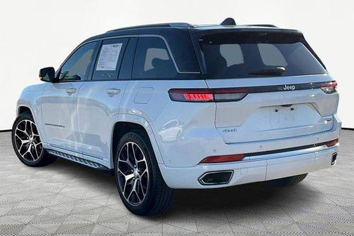 2023 Jeep Grand Cherokee Summit