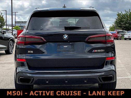 Black Sapphire Metallic 2021 BMW X5 M50i