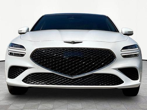 Uyuni White 2023 Genesis G70 2.0T AWD