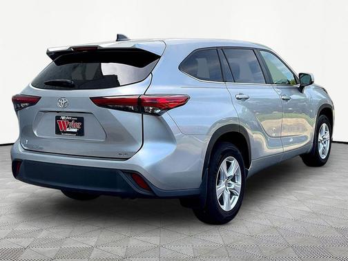 Celestial Silver Metallic 2023 Toyota Highlander Platinum