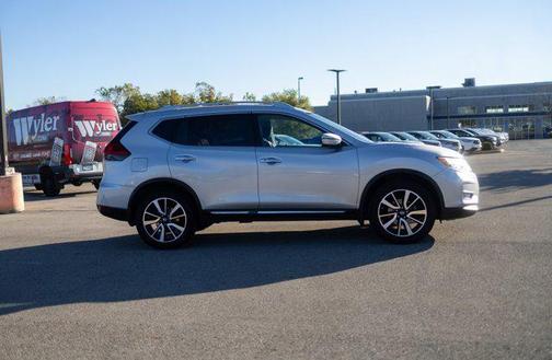 2017 Nissan Rogue SL
