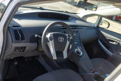 2010 Toyota Prius III