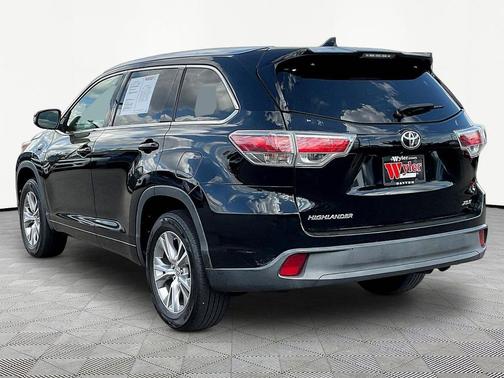 Attitude Black Metallic 2015 Toyota Highlander XLE