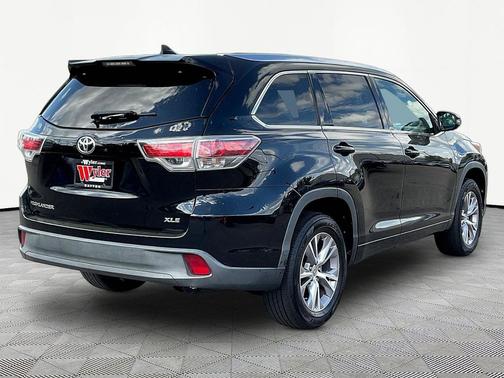 Attitude Black Metallic 2015 Toyota Highlander XLE