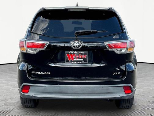 Attitude Black Metallic 2015 Toyota Highlander XLE