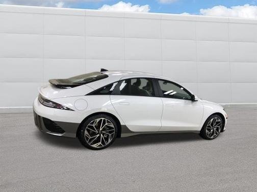 2025 Hyundai IONIQ 6 SEL