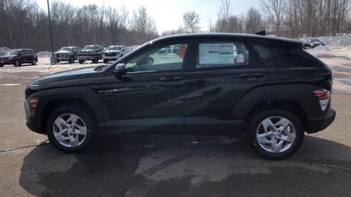 Abyss Black Pearl 2026 Hyundai KONA SE
