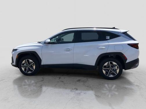 White Pearl 2026 Hyundai TUCSON SEL