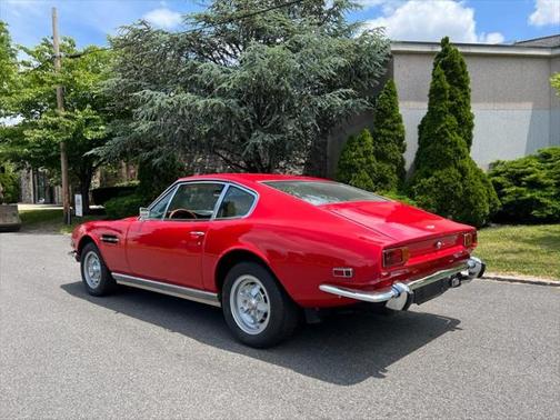 1971 Aston Martin DBS V8