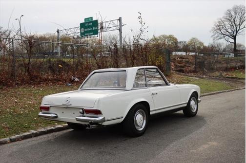 1965 Mercedes-Benz 230SL 