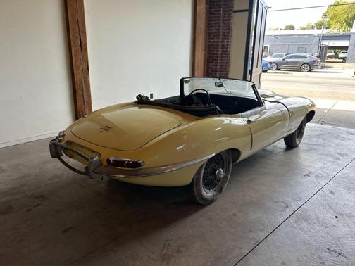 1967 Jaguar XKE Base