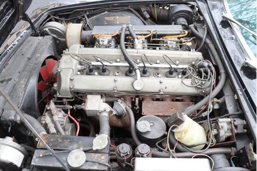 1970 Aston Martin DBS Saloon
