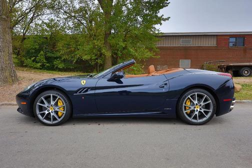 2011 Ferrari California Base