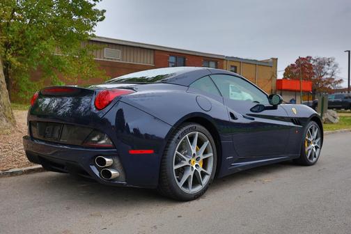 2011 Ferrari California Base