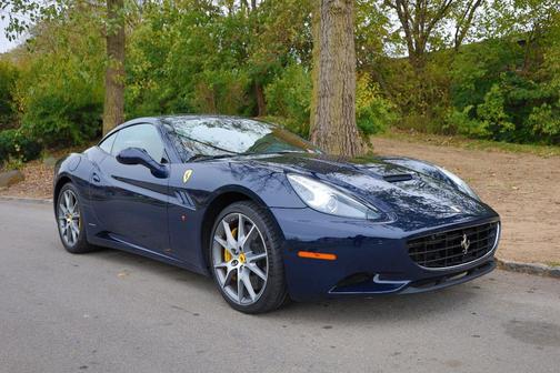 2011 Ferrari California Base