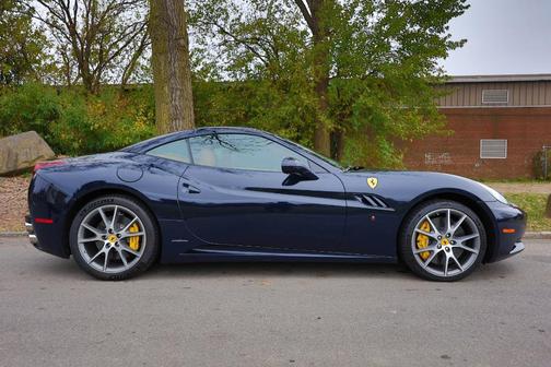 2011 Ferrari California Base