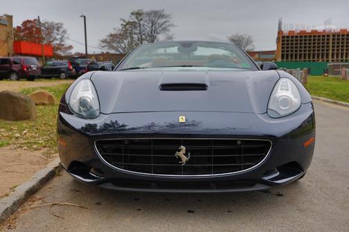 2011 Ferrari California Base