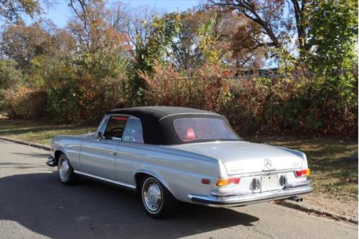 1971 Mercedes-Benz 280SE Base