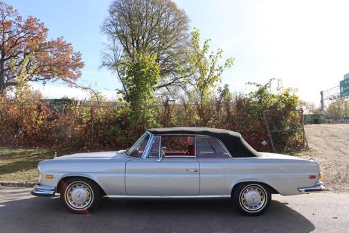 1971 Mercedes-Benz 280SE Base