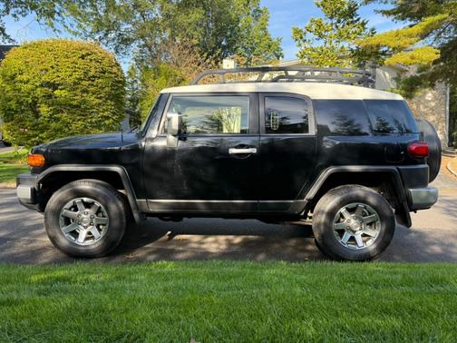2014 Toyota FJ Cruiser Base