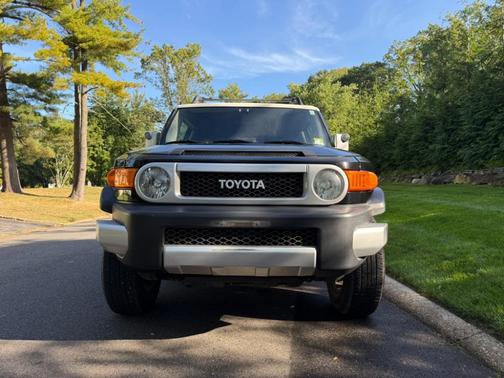2014 Toyota FJ Cruiser Base