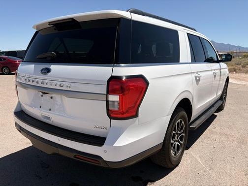 OXFORD WHITE 2024 Ford Expedition XLT